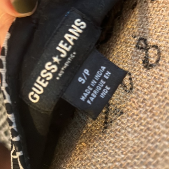 Guess Jeans Company Animal Print Black & White Chiffon Crop Top Size S - Picture 4 of 4